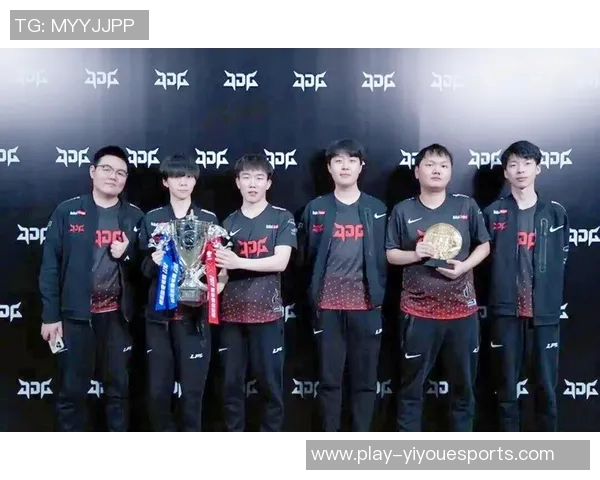 热议英雄联盟JDG战队快速变革背后的策略与影响分析实时新闻